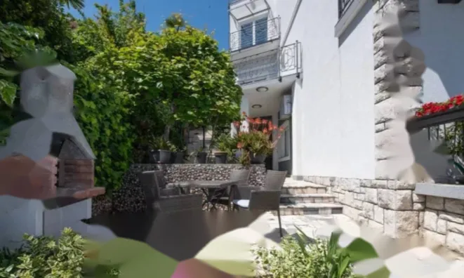 Недвижимость Трёхкомнатная квартира, центр: 18