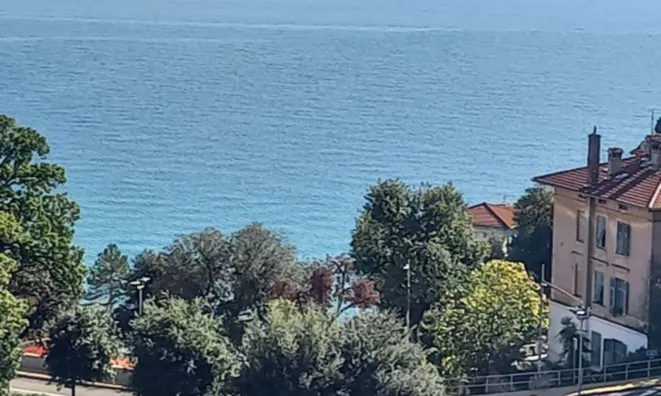 Недвижимость Трехкомнатная Квартира в Центре: 4