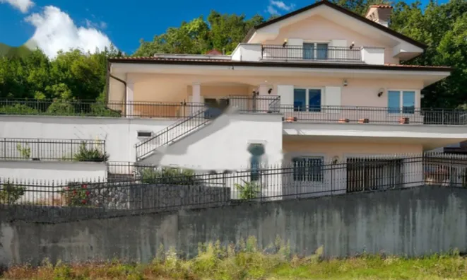 Недвижимость Семейный дом 300 м², Центр, Опатия: 1