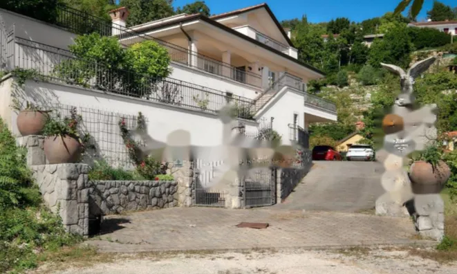 Недвижимость Семейный дом 300 м², Центр, Опатия: 4