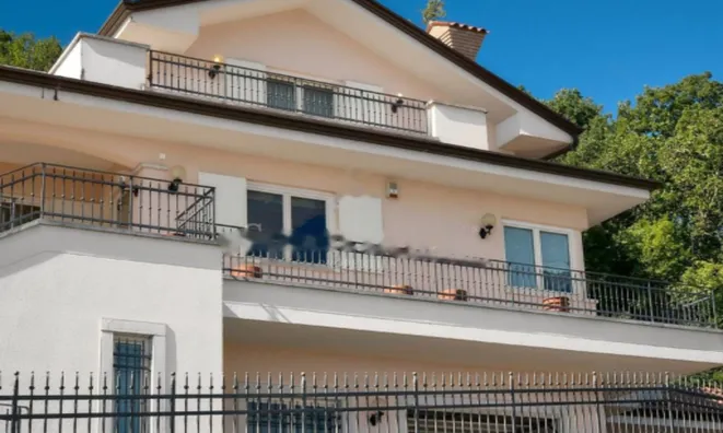 Недвижимость Семейный дом 300 м², Центр, Опатия: 5