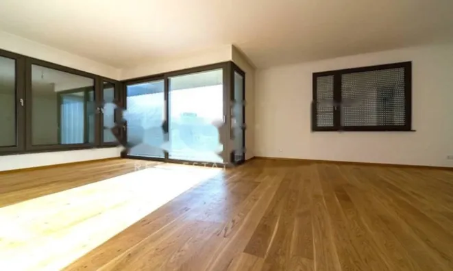 Недвижимость Двухкомнатная квартира Центр: 10