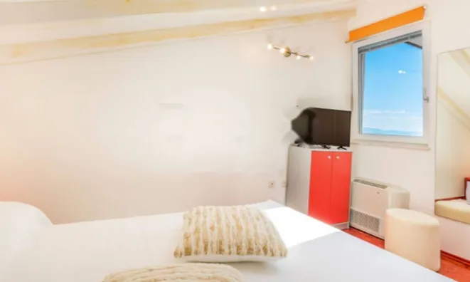 Недвижимость Четырёхкомнатная квартира в центре: 17