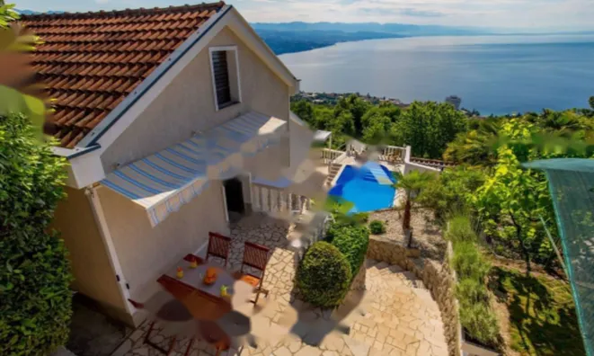 Недвижимость Семейный дом 430 м², Центр.: 7