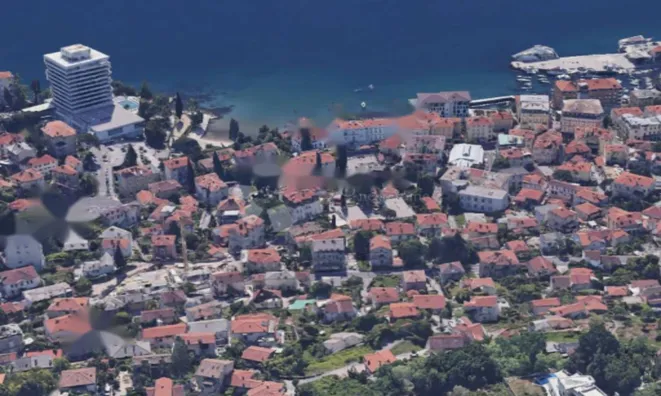 Недвижимость Трехкомнатная квартира в центре: 4