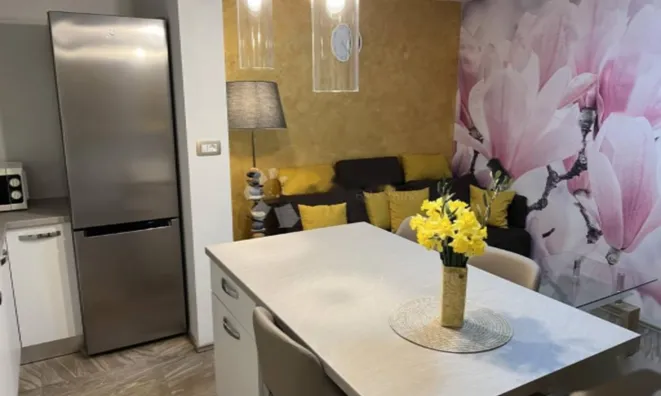 Недвижимость Двухкомнатная квартира в центре: 2