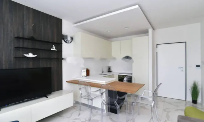 Недвижимость Семейный дом 360 м², Центр: 12