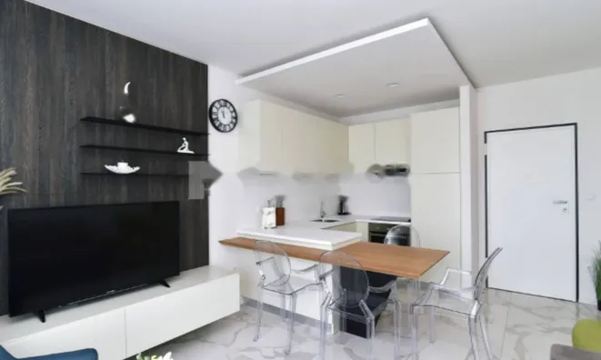 Недвижимость Семейный дом 360 м², Центр: 13