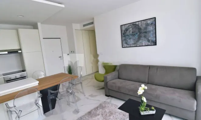 Недвижимость Семейный дом 360 м², Центр: 19