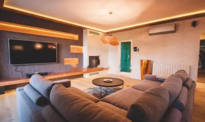 Недвижимость Семейный дом 404 м², Центр: 20