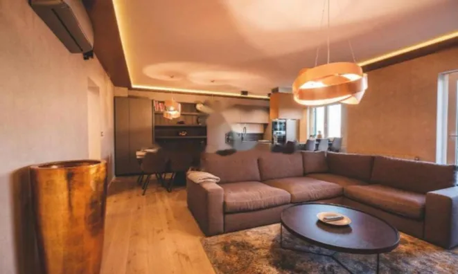 Недвижимость Семейный дом 404 м², Центр: 24