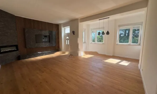 Недвижимость Четырехкомнатная квартира Центр: 1