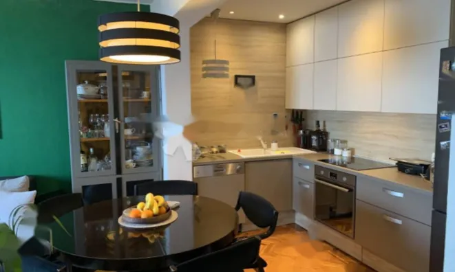 Недвижимость Трехкомнатная квартира Центр: 4