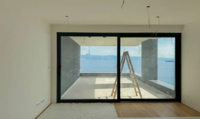 Недвижимость Трехкомнатная квартира в центре: 15