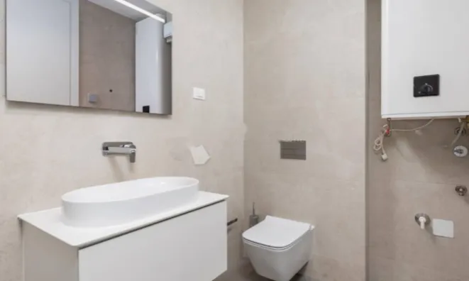 Недвижимость Трехкомнатная квартира в центре: 11