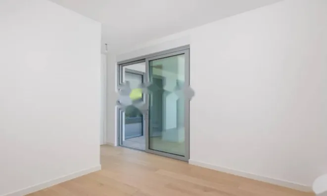 Недвижимость Трехкомнатная квартира в центре: 19