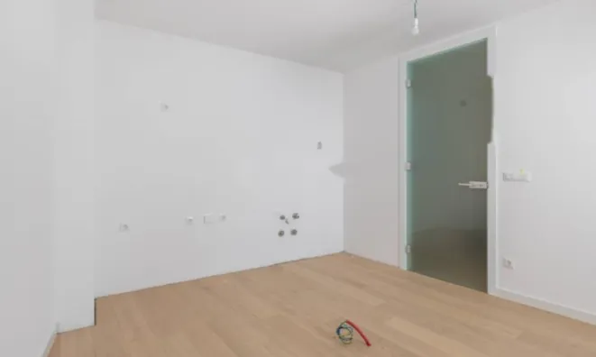 Недвижимость Трехкомнатная квартира в центре: 22