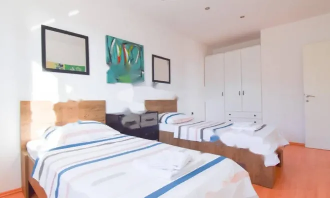 Недвижимость Четырехкомнатная квартира в центре: 2