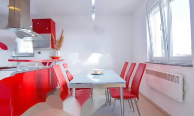 Недвижимость Четырехкомнатная квартира в центре: 14