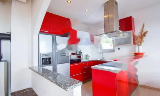 Недвижимость Четырехкомнатная квартира в центре: 15