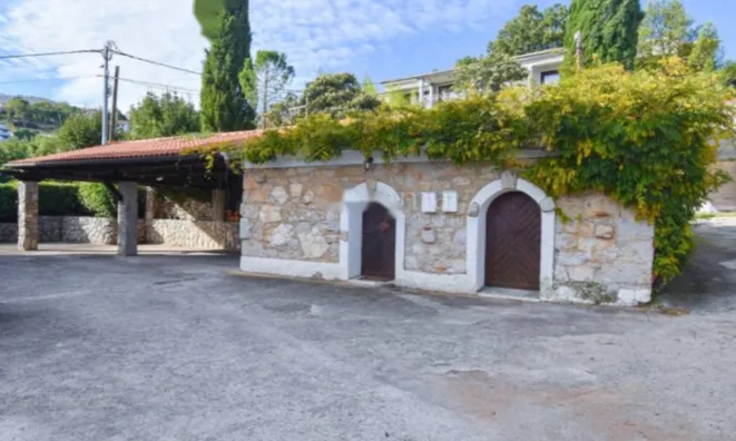 Недвижимость Четырехкомнатная квартира в центре: 22