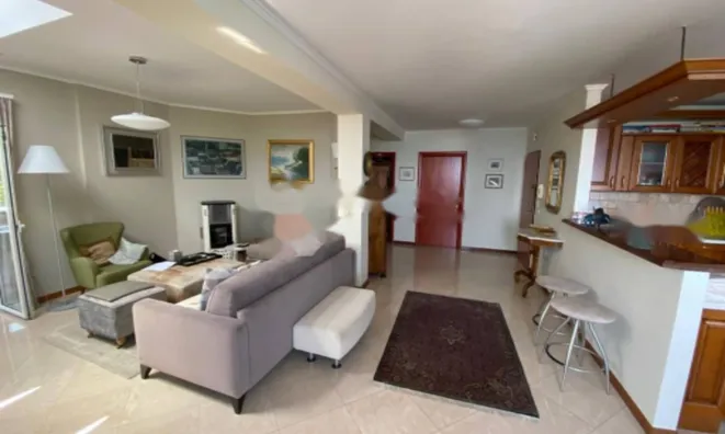 Недвижимость Трехкомнатная квартира в центре Опатии: 1