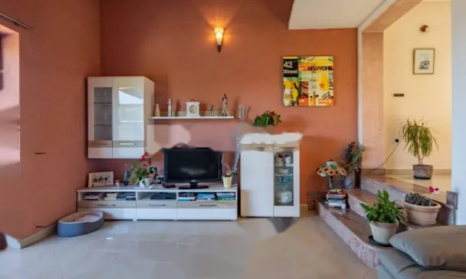 Недвижимость Семейный дом 340 м², Центр: 6