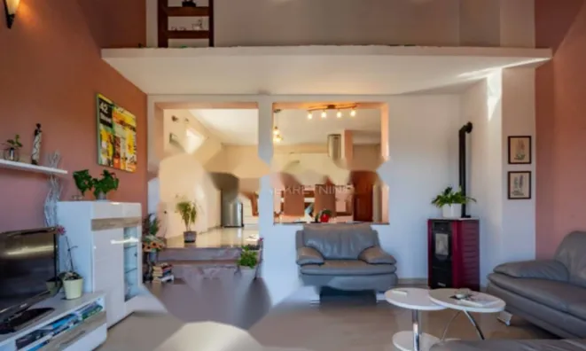 Недвижимость Семейный дом 340 м², Центр: 7