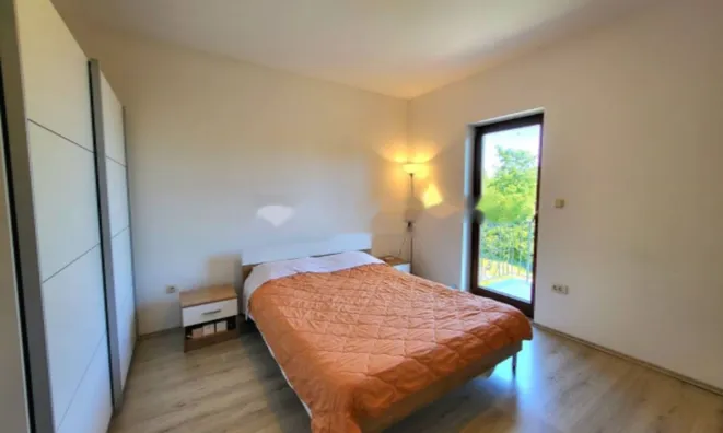 Недвижимость Семейный дом 340 м², Центр: 10