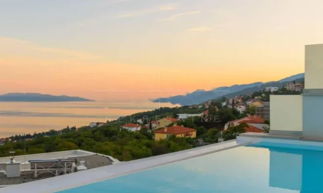 Недвижимость Семейный дом 200 м² в Центре: 10