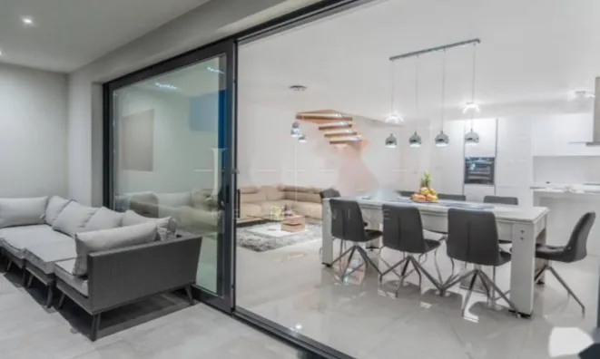 Недвижимость Семейный дом 200 м² в Центре: 13