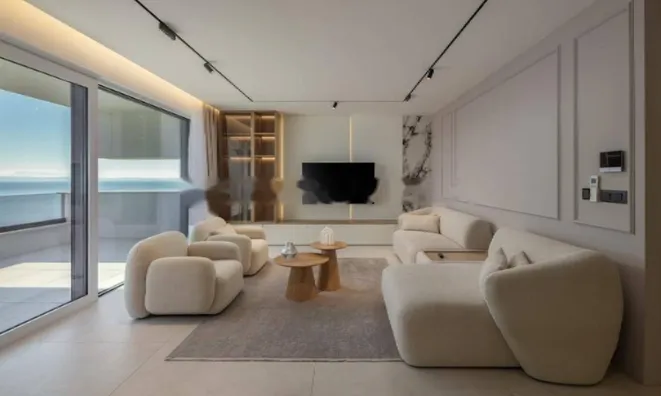 Недвижимость Трёхкомнатная квартира в Центре: 10