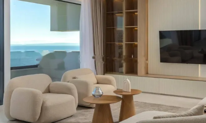 Недвижимость Трёхкомнатная квартира в Центре: 13