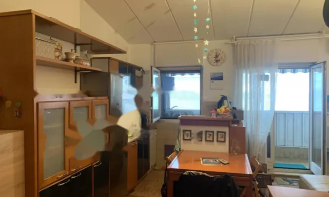 Недвижимость Трёхкомнатная квартира Центр: 4