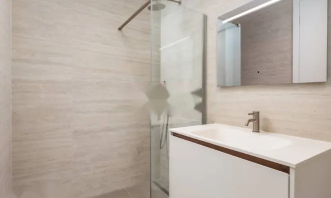 Недвижимость Двухкомнатная квартира Центр: 10