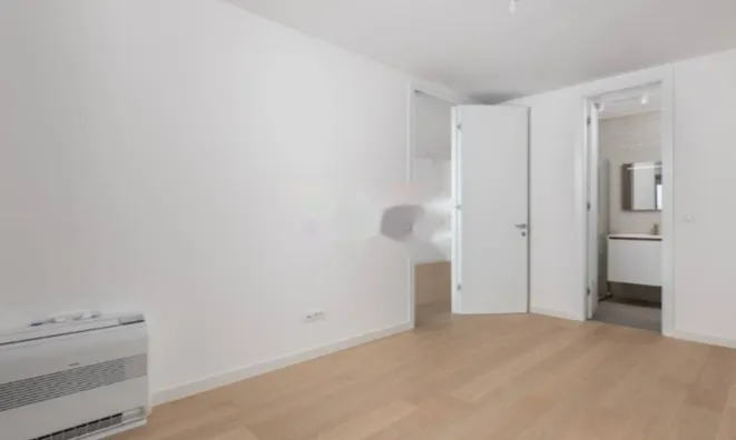 Недвижимость Двухкомнатная квартира Центр: 13