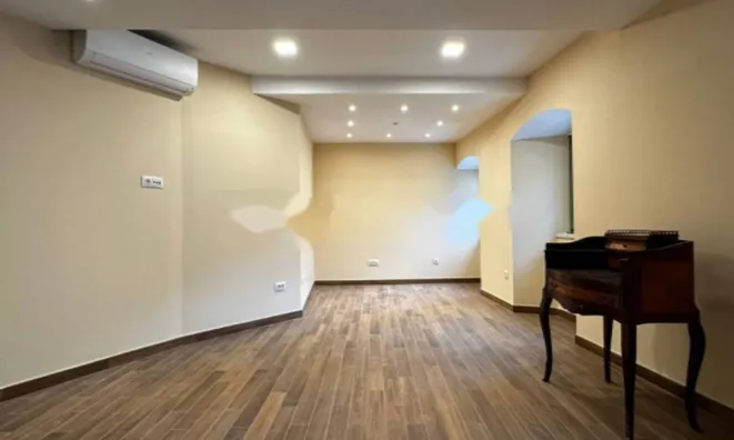 Недвижимость Четырехкомнатная квартира в Центре: 11