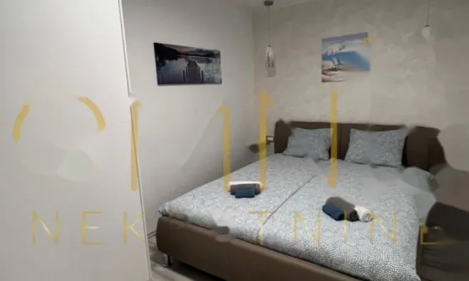 Недвижимость Однокомнатная квартира в центре: 12