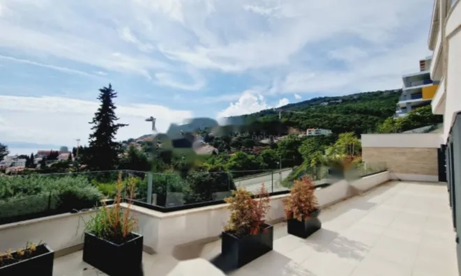 Недвижимость Четырехкомнатная квартира в Центре, Опатия: 2