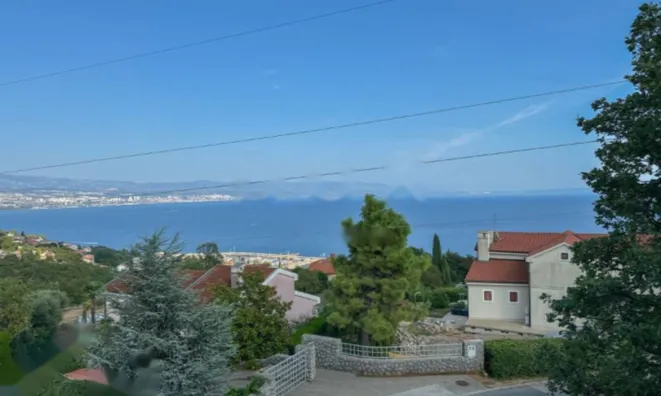 Недвижимость Трехкомнатная квартира центр: 5