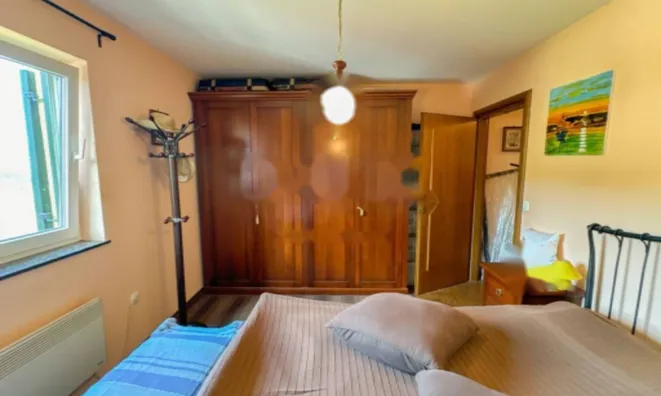 Недвижимость Трехкомнатная квартира центр: 9