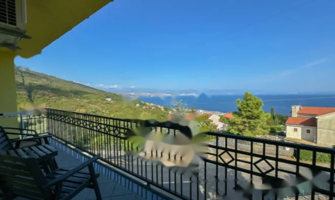 Недвижимость Трехкомнатная квартира центр: 18