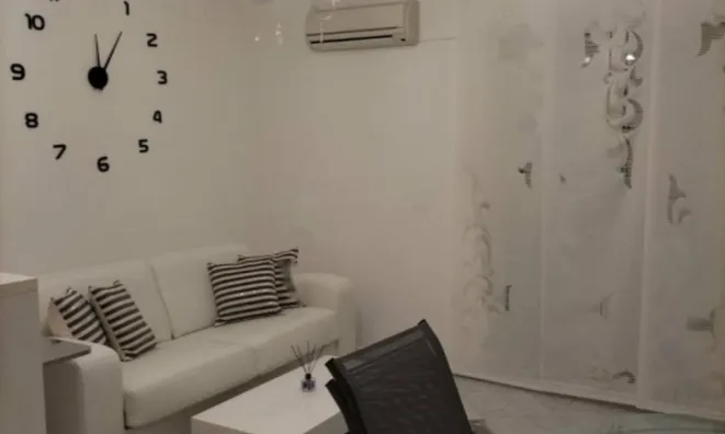 Недвижимость Четырехкомнатная квартира в центре: 2