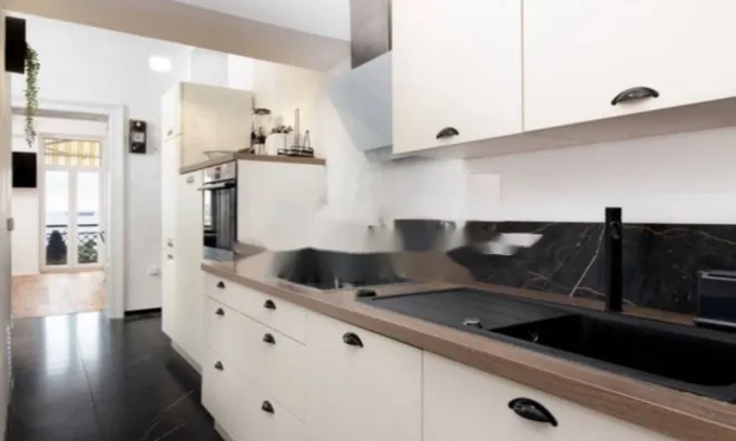 Недвижимость Четырехкомнатная квартира, Центр, Опатия: 8