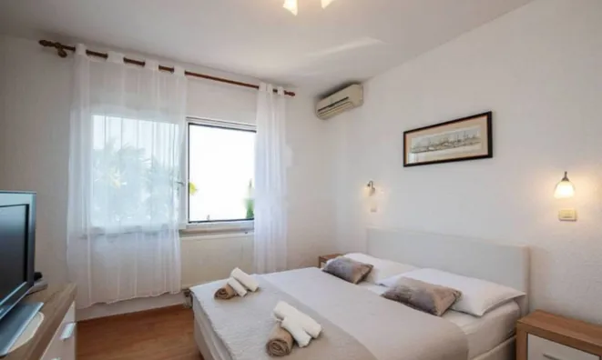 Недвижимость Четырехкомнатная квартира, Опатия: 18