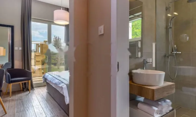 Недвижимость Семейная вилла 4 м², Запад: 24