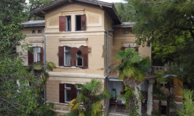 Недвижимость Четырехкомнатная квартира в центре, Опатия: 3