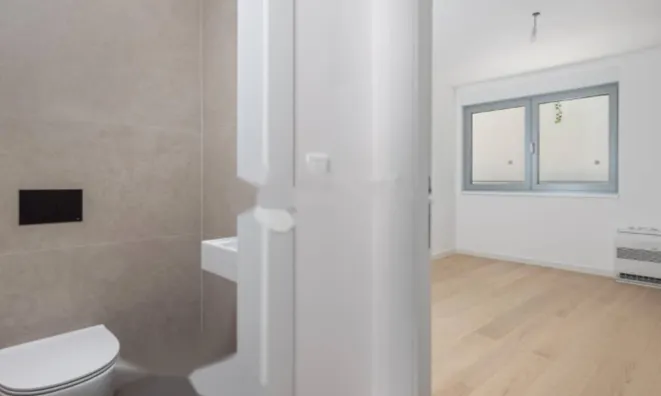 Недвижимость Трехкомнатная квартира Центр: 12