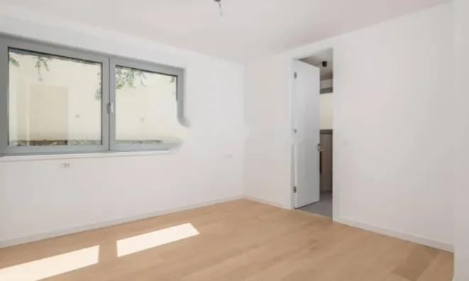 Недвижимость Трехкомнатная квартира Центр: 17