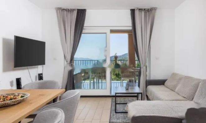 Недвижимость Трехкомнатная квартира в центре: 5